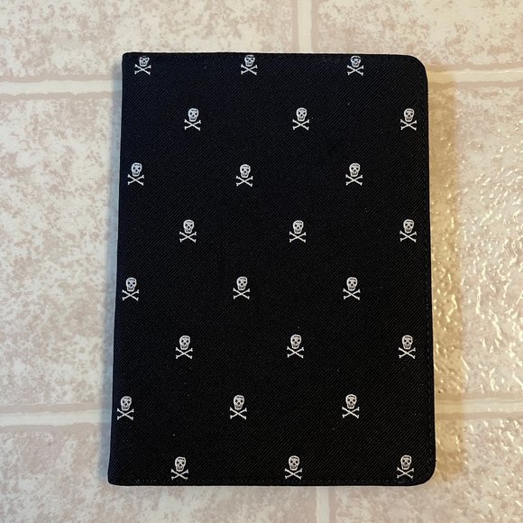 Ralph Lauren Rugby Skull and Crossbones Fabric Folding Travel Frame - Size 5 x 7 - Picture 2 of 5
